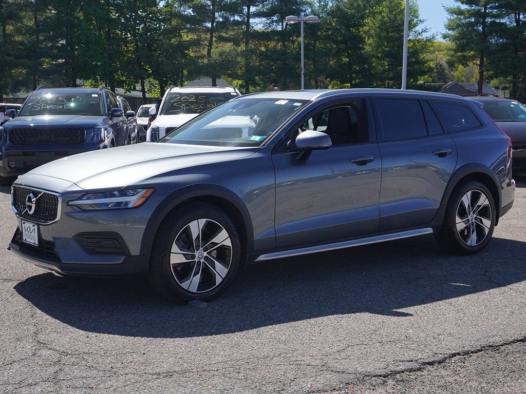 Used 2020 Gray Volvo T5 image 12