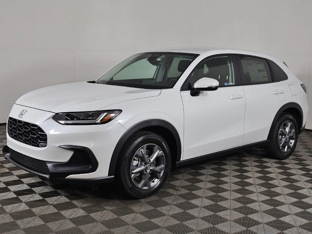 New 2027 Platinum White Pearl Honda LX image 3