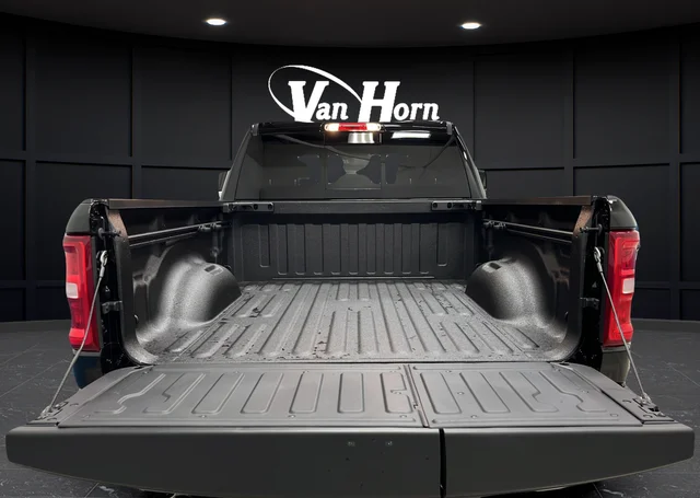 New 2026 Diamond Black Crystal Pearl-Coat Exterior Paint RAM Big Horn/Lone Star image 25
