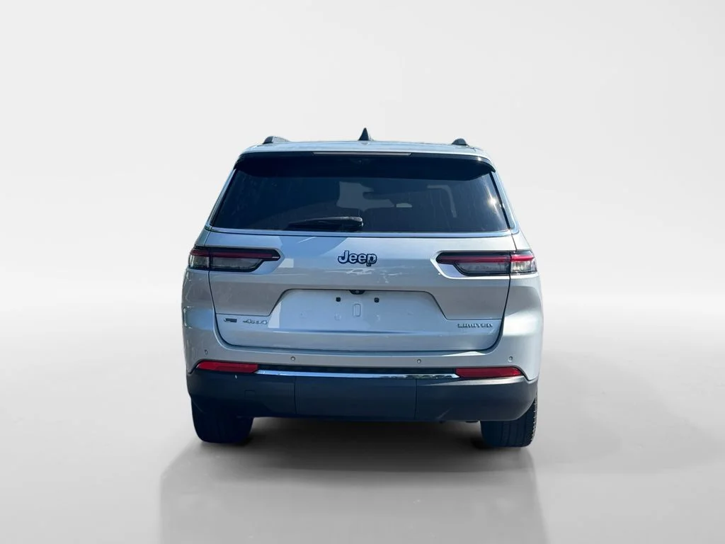 Used 2021 Silver Zynith Jeep Limited image 5