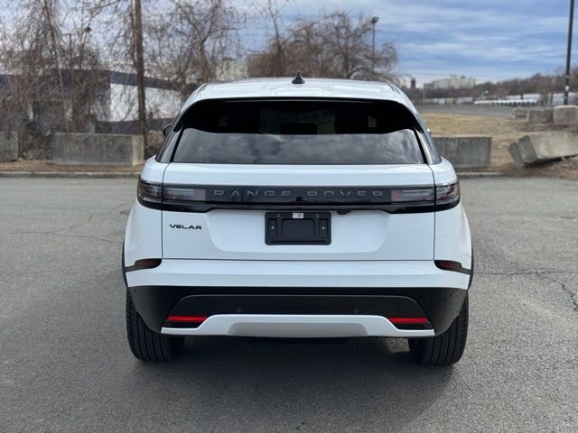 New 2026 Fuji White Land Rover Dynamic SE image 4