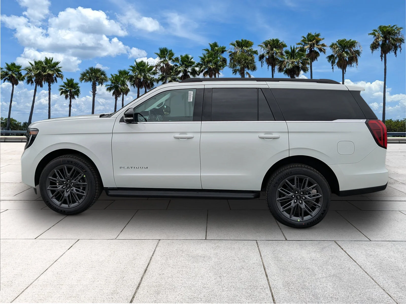 New 2027 Star White Metallic Tri-Coat Ford Platinum image 4