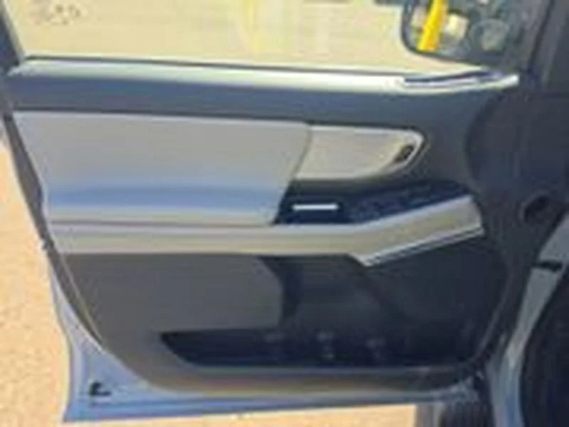 Used 2025 Glacier Gray Metallic TriCoat Ford Active image 8