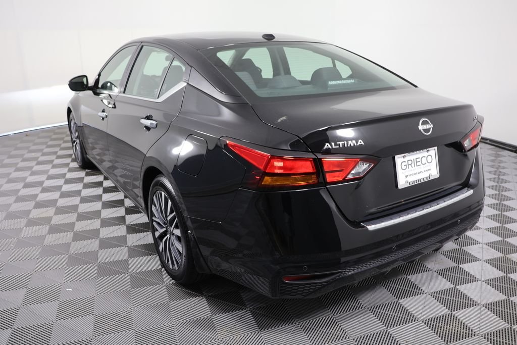Used 2023 Black Nissan 2.5 SV image 6