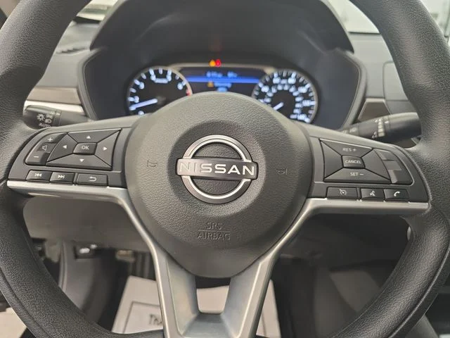 Used 2025 Super Black Clearcoat Nissan 2.5 SV image 27