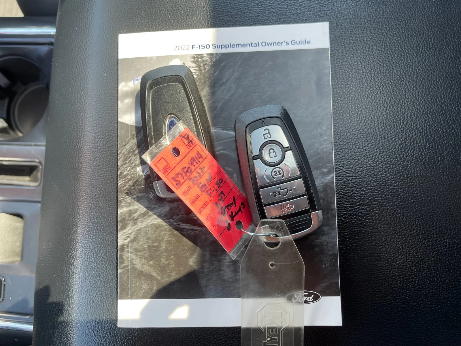 Used 2022 Gray Ford XLT image 10