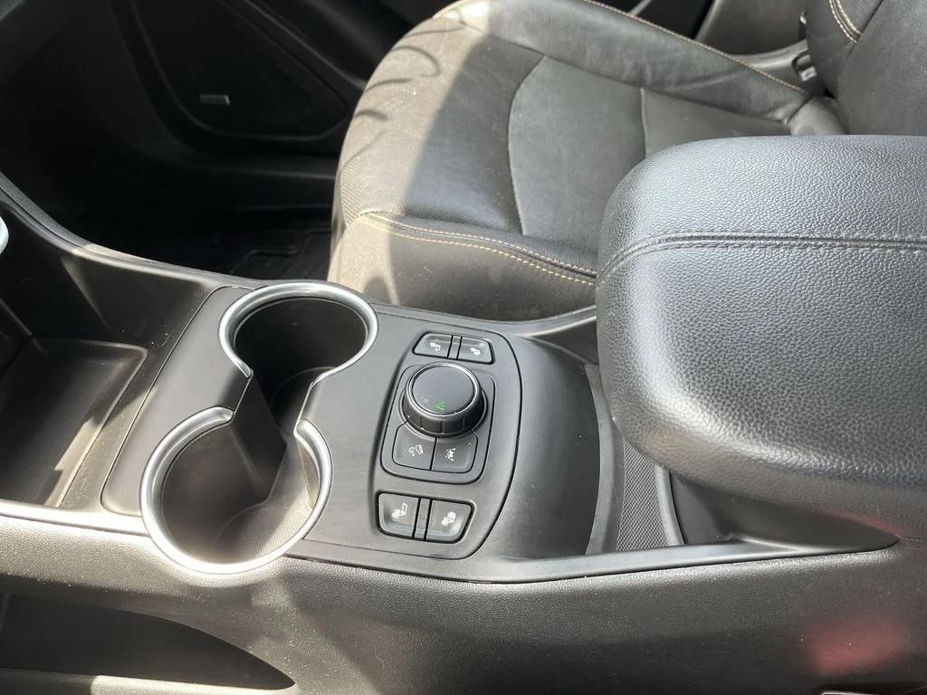 Used 2020 Gray GMC SLT image 19