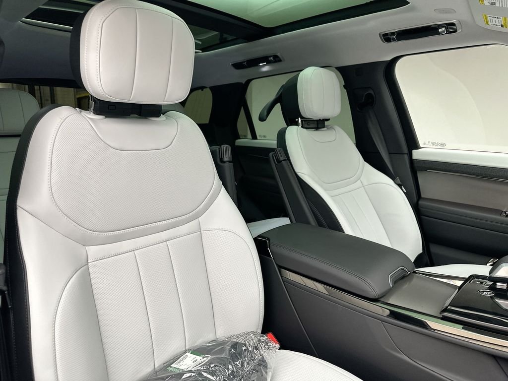 New 2026 Firenze Red Metallic Land Rover Dynamic SE image 6