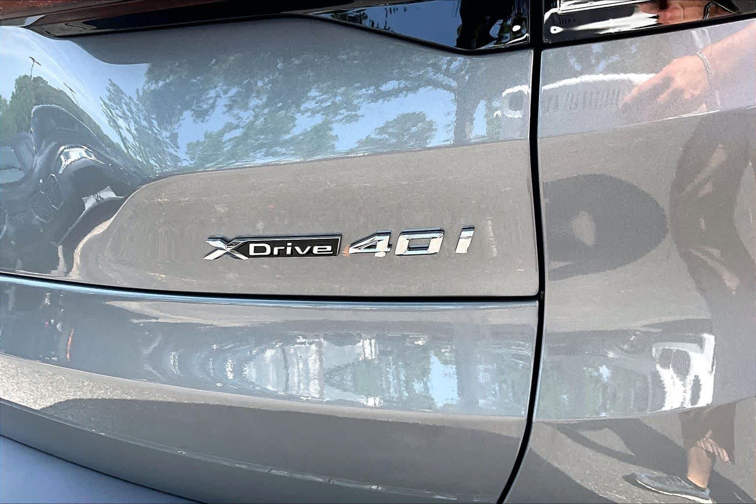 New 2026 Skyscraper Grey Metallic BMW xDrive40i image 15