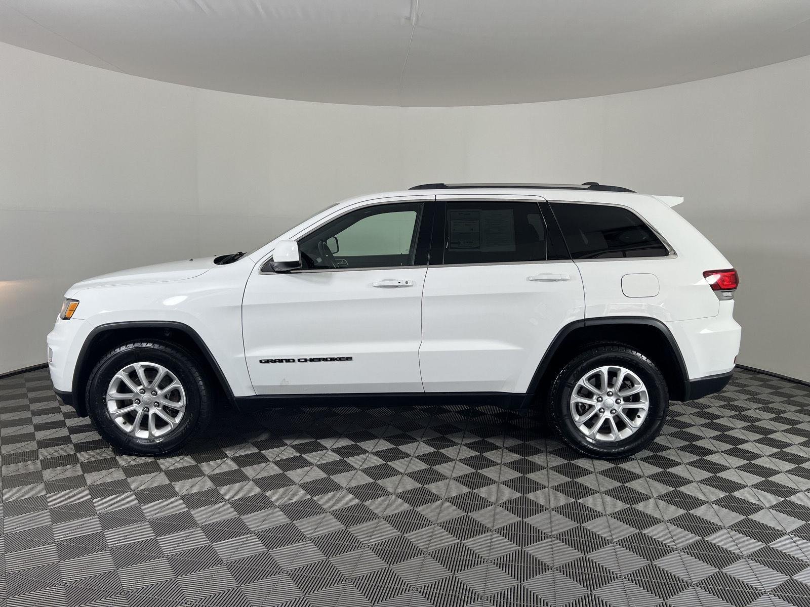 Used 2021 Bright White Clearcoat Jeep Laredo X image 6