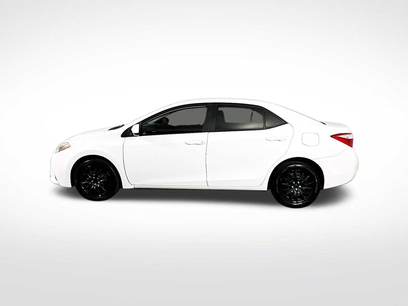 Used 2015 Super White Toyota LE image 5