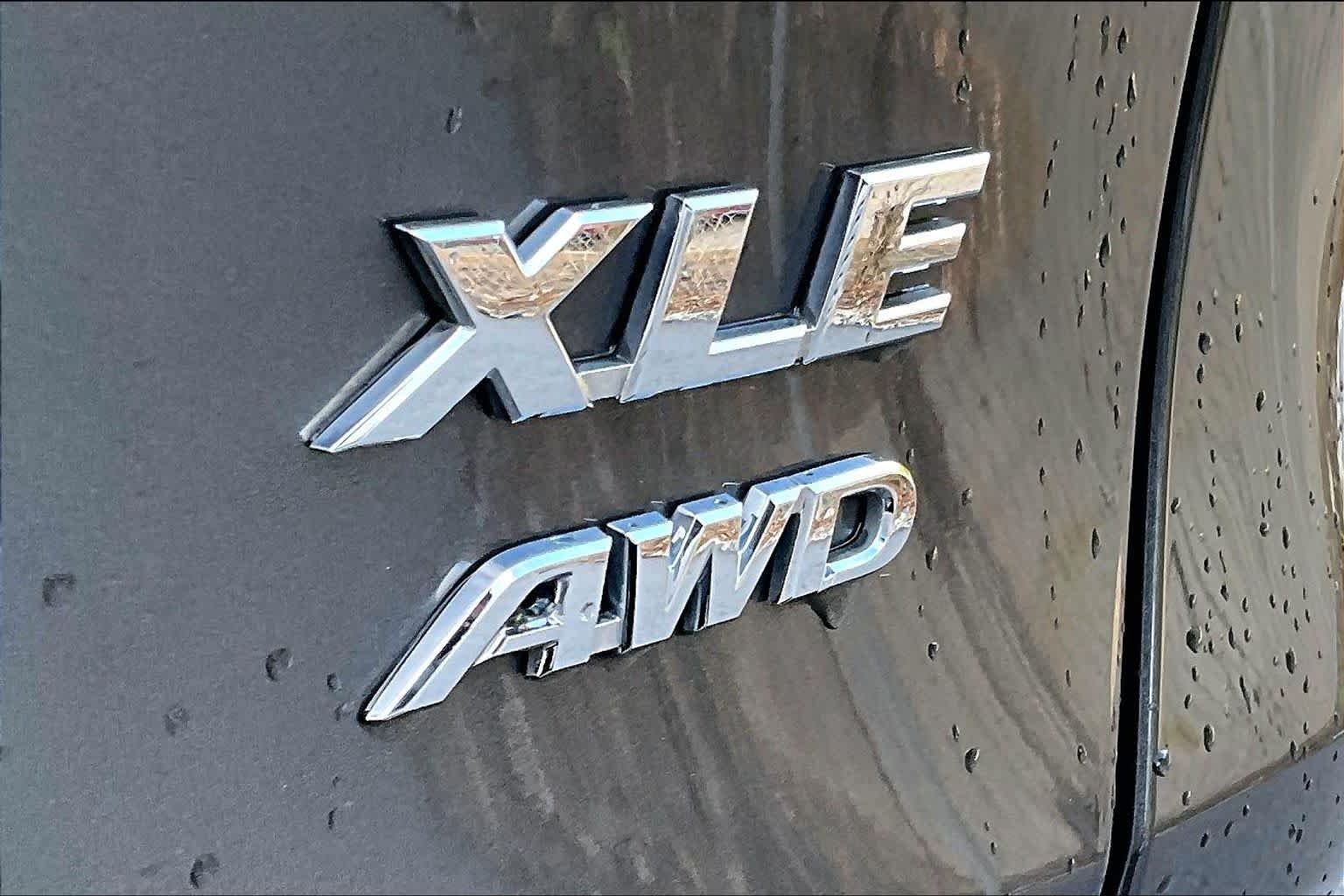 Used 2025 Magnetic Gray Metallic Toyota XLE image 10