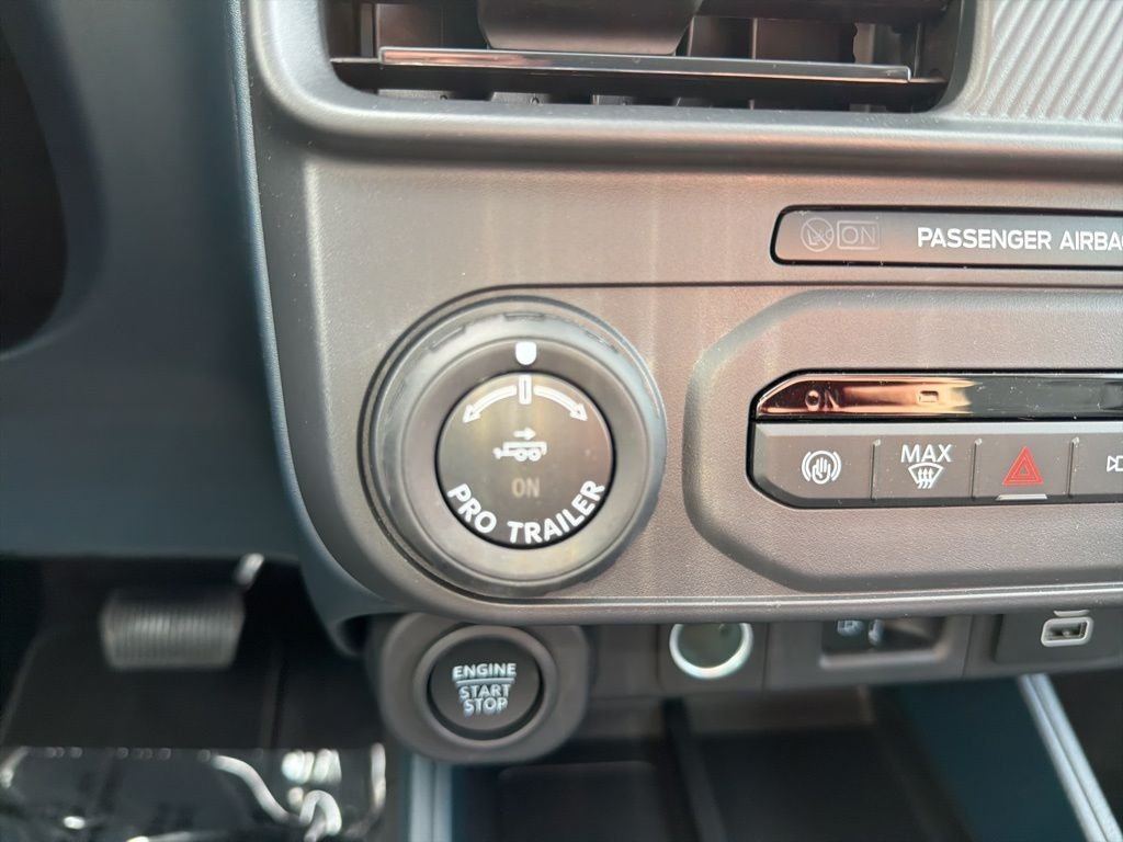 New 2026 Oxford White Ford Lariat® image 32