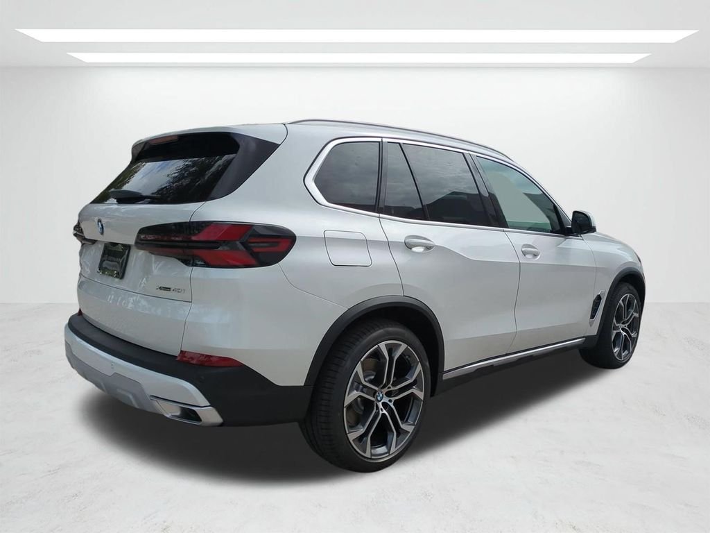 New 2026 White Metallic BMW xDrive40i image 4