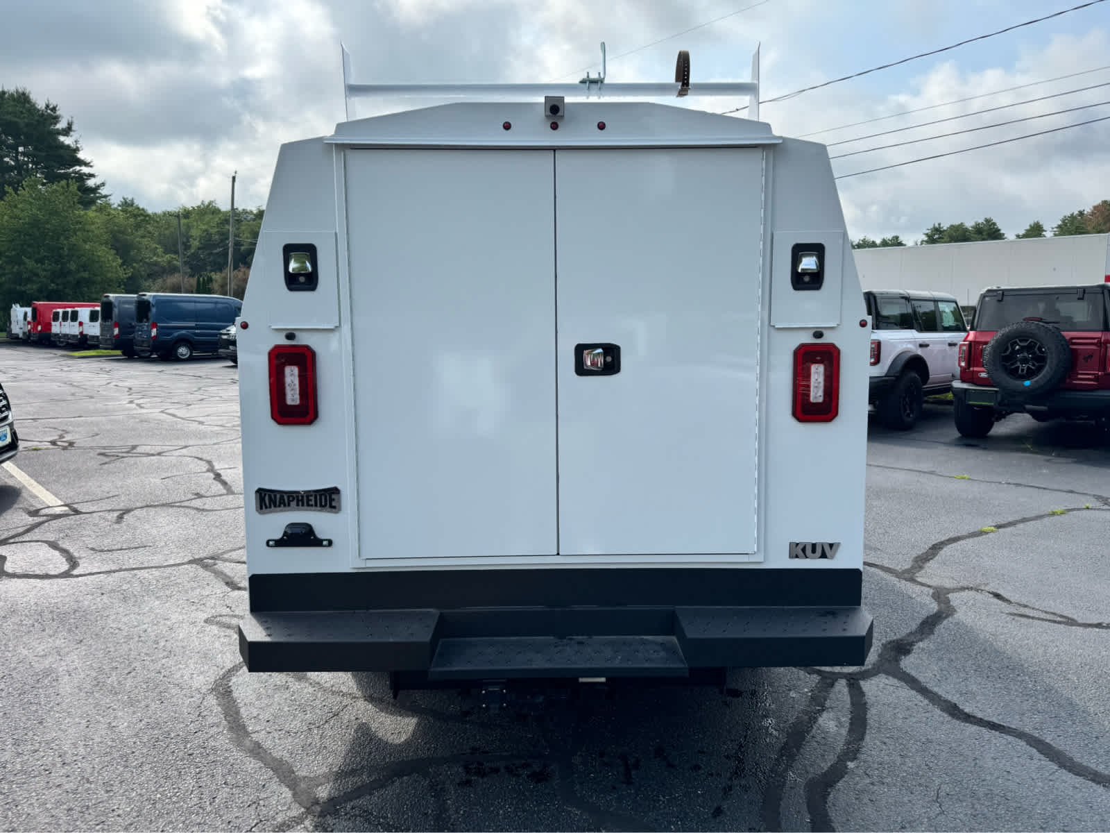 New 2027 Oxford White Ford  image 5