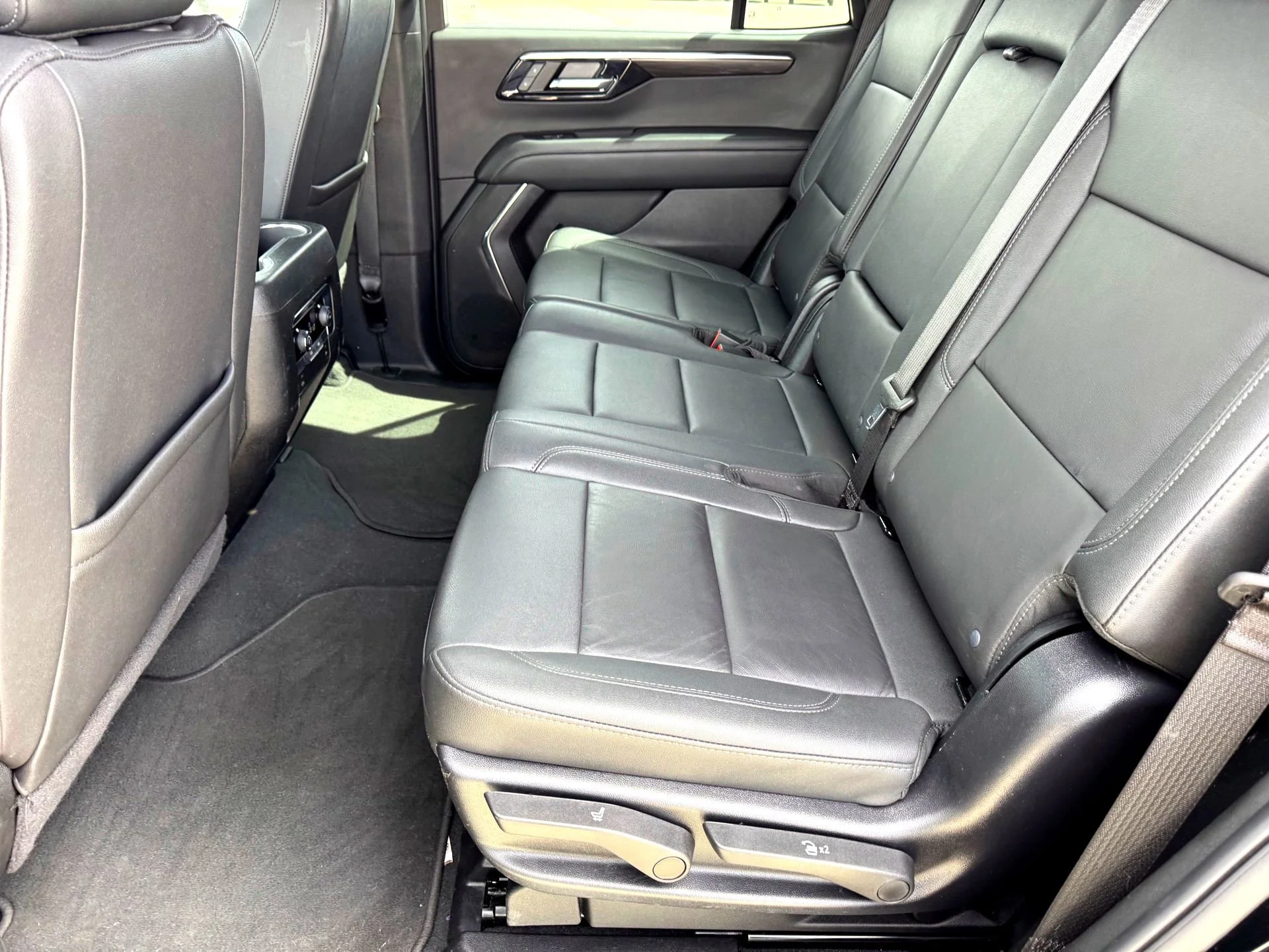 Used 2025 Black Chevrolet Z71 image 19