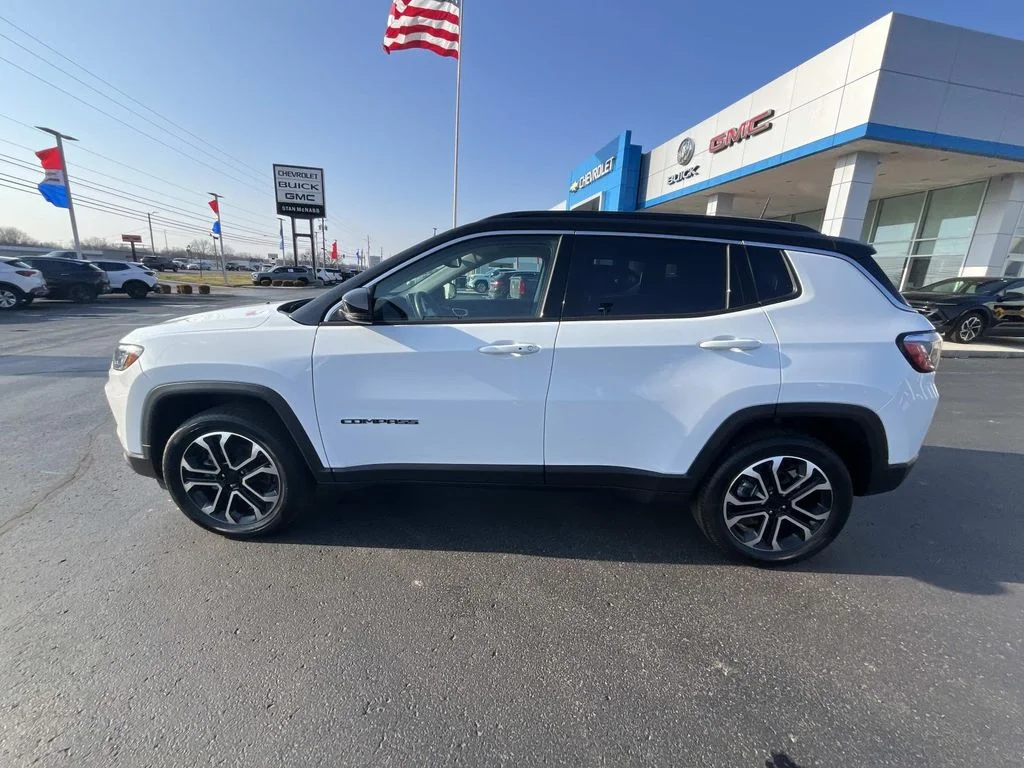Used 2022 White Jeep Limited image 4