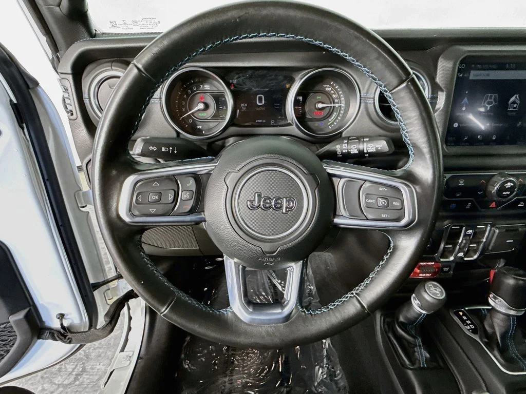 Used 2022 White Jeep Unlimited Rubicon 4xe image 11