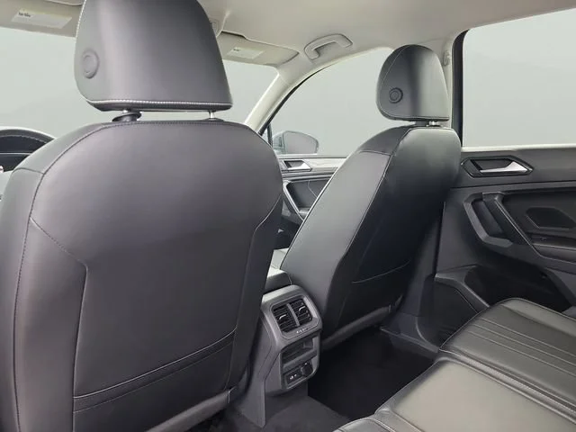 Used 2024 Gray Volkswagen SE image 10