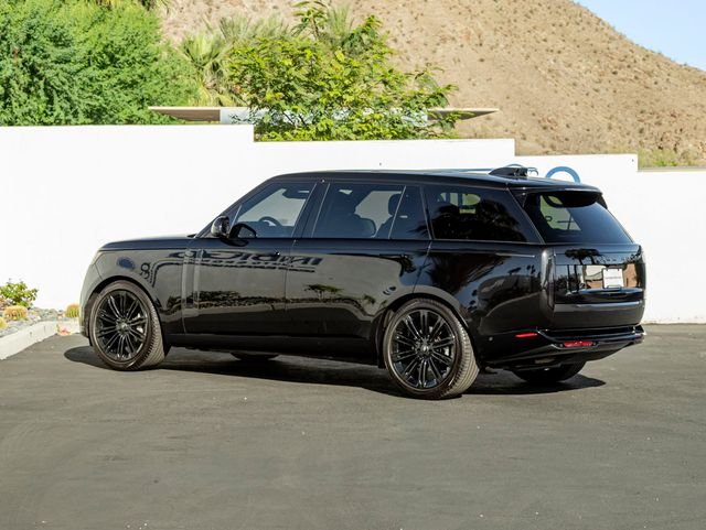 Used 2024 Santorini Black Metallic Land Rover SE image 9