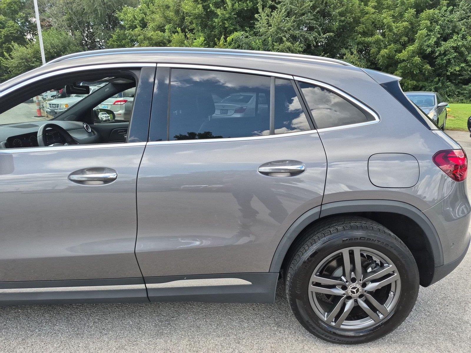 Used 2025 Mountain Grey Metallic Mercedes-Benz GLA 250 image 30