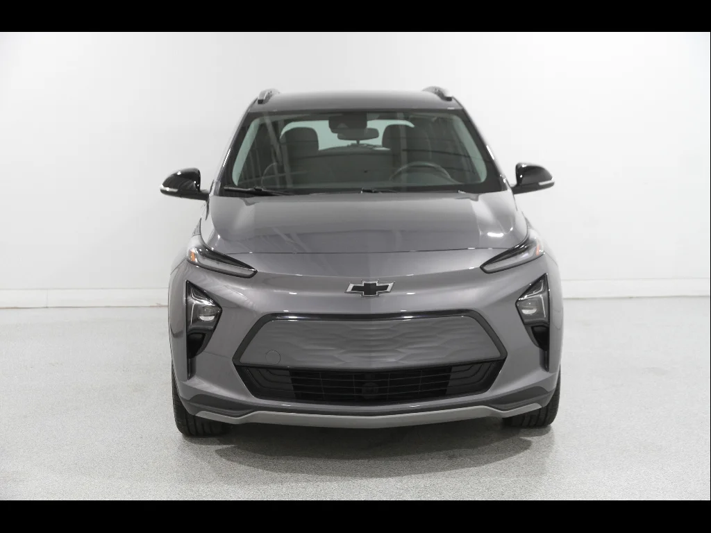 Used 2023 Chevrolet Bolt EUV LT with VIN 1G1FY6S09P4108146 for sale in Mentor, OH