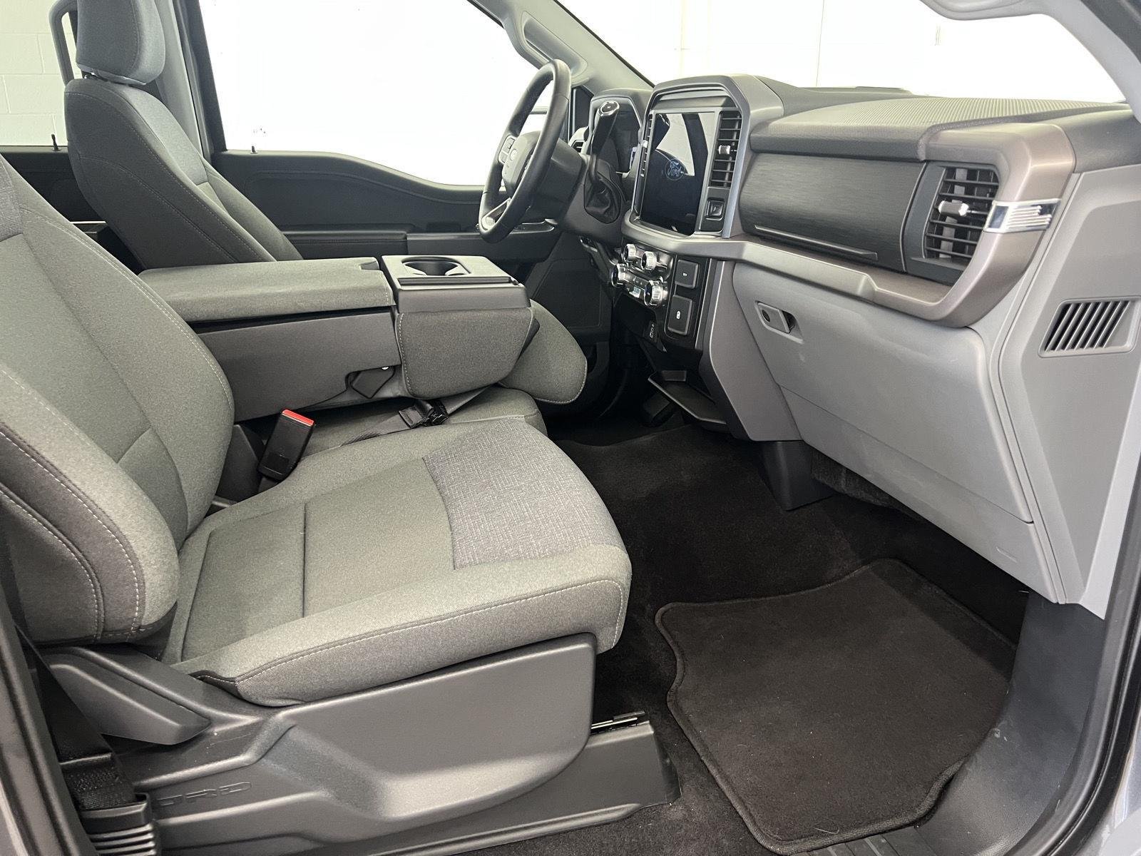 2025 Ford F-150 XLT - Photo 24