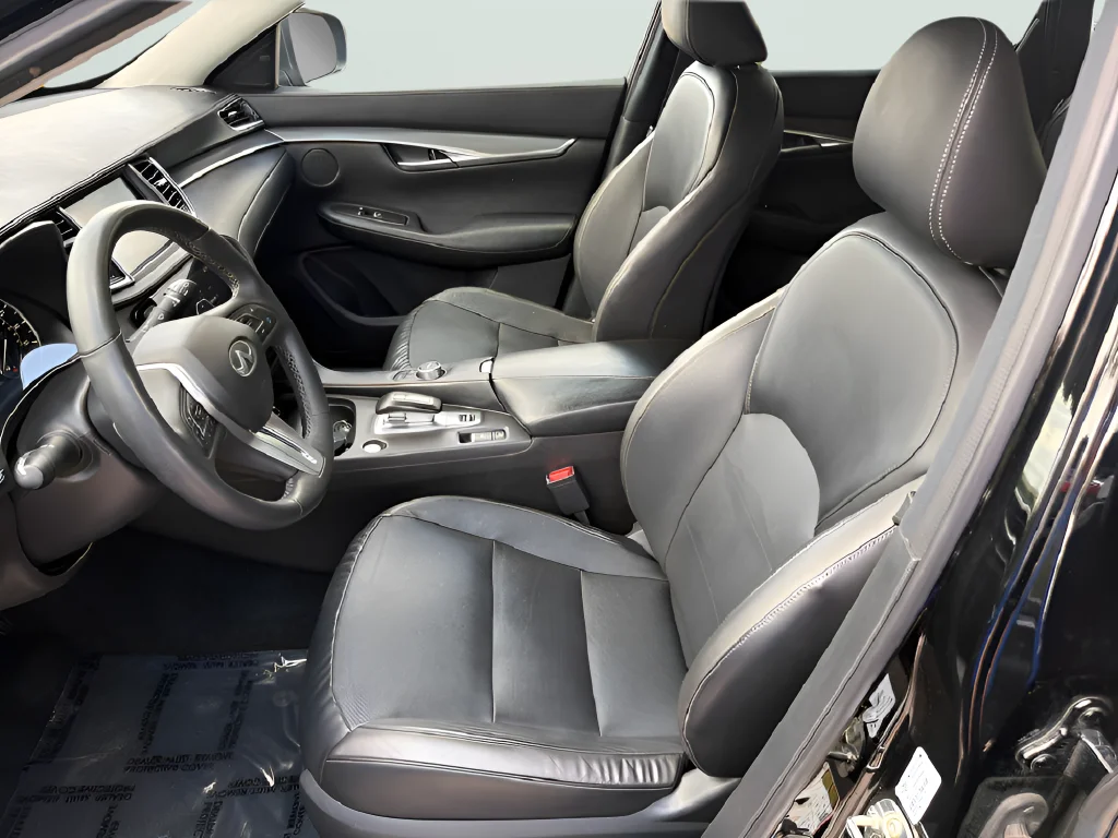 Used 2024 Black INFINITI LUXE image 19