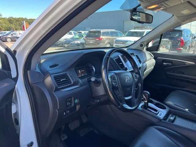 Used 2017 White Diamond Pearl Honda RTL-T image 11
