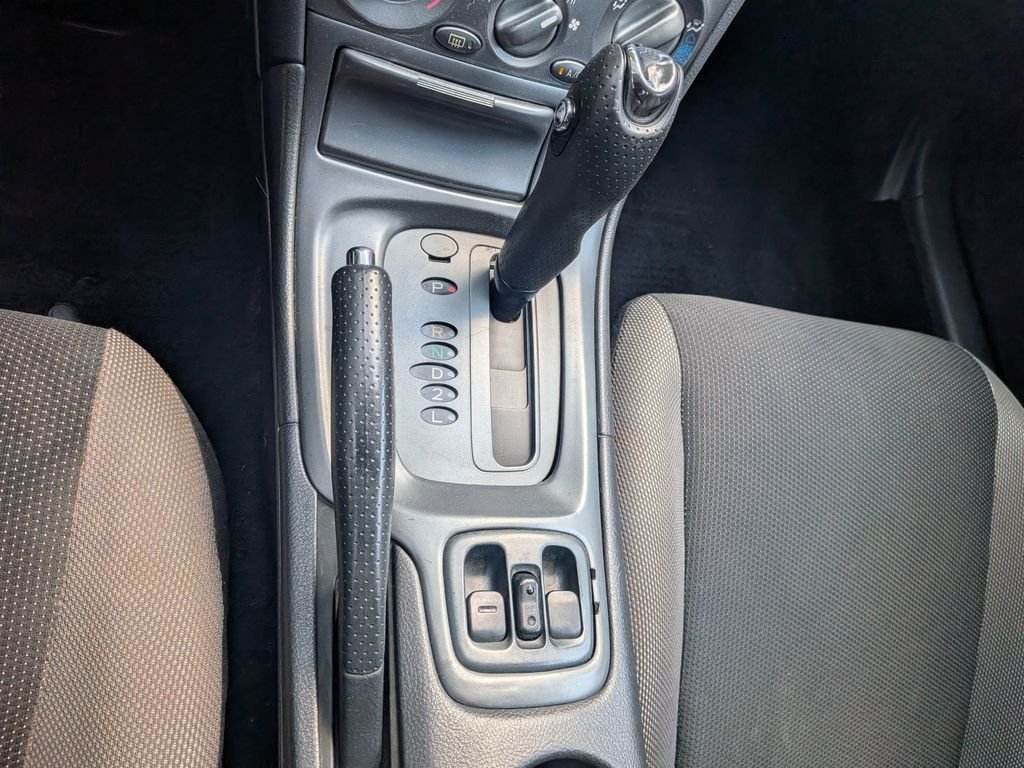 Used 2003 White Toyota GT image 18