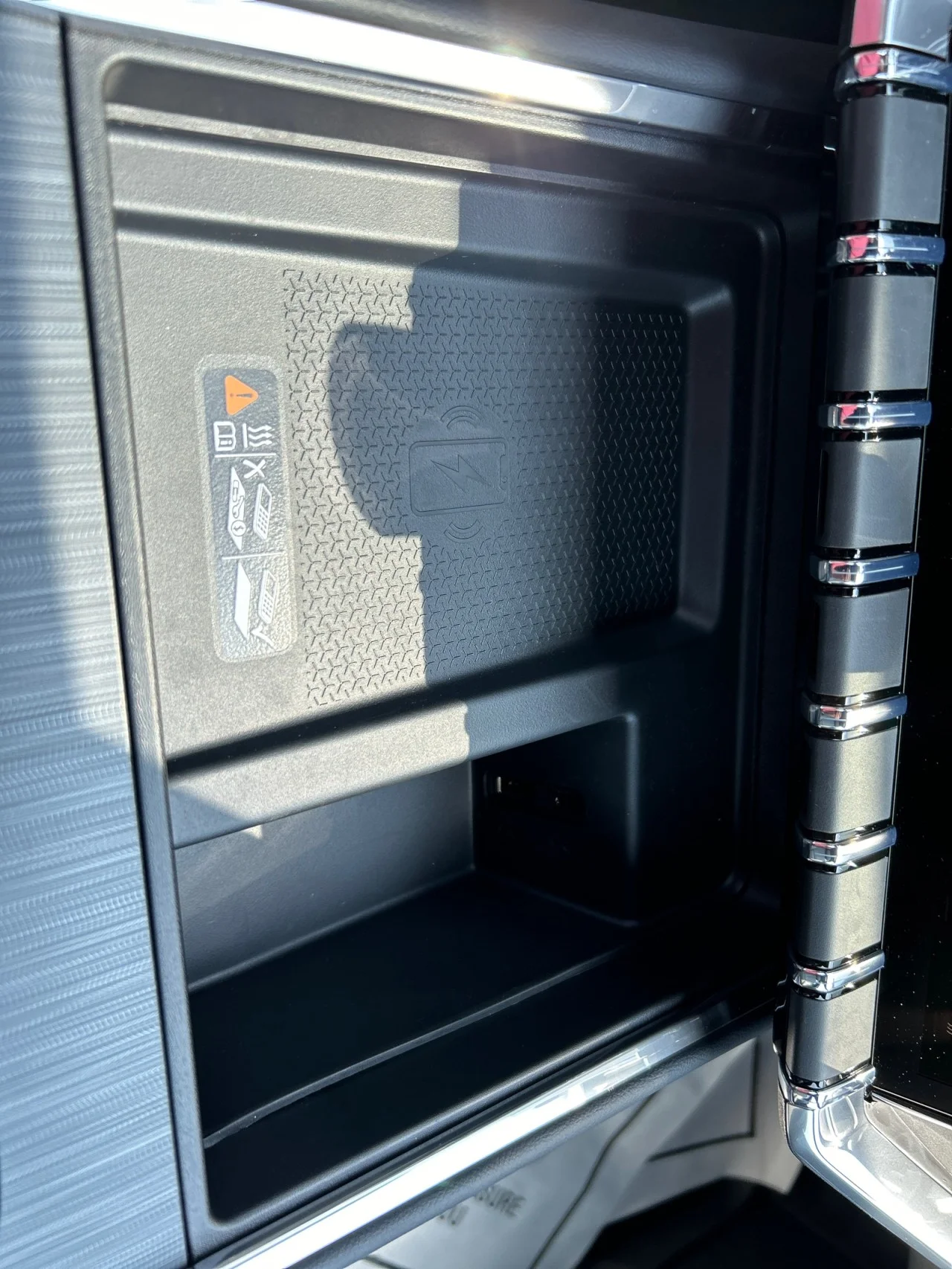 New 2026 Sterling Metallic GMC Elevation image 13
