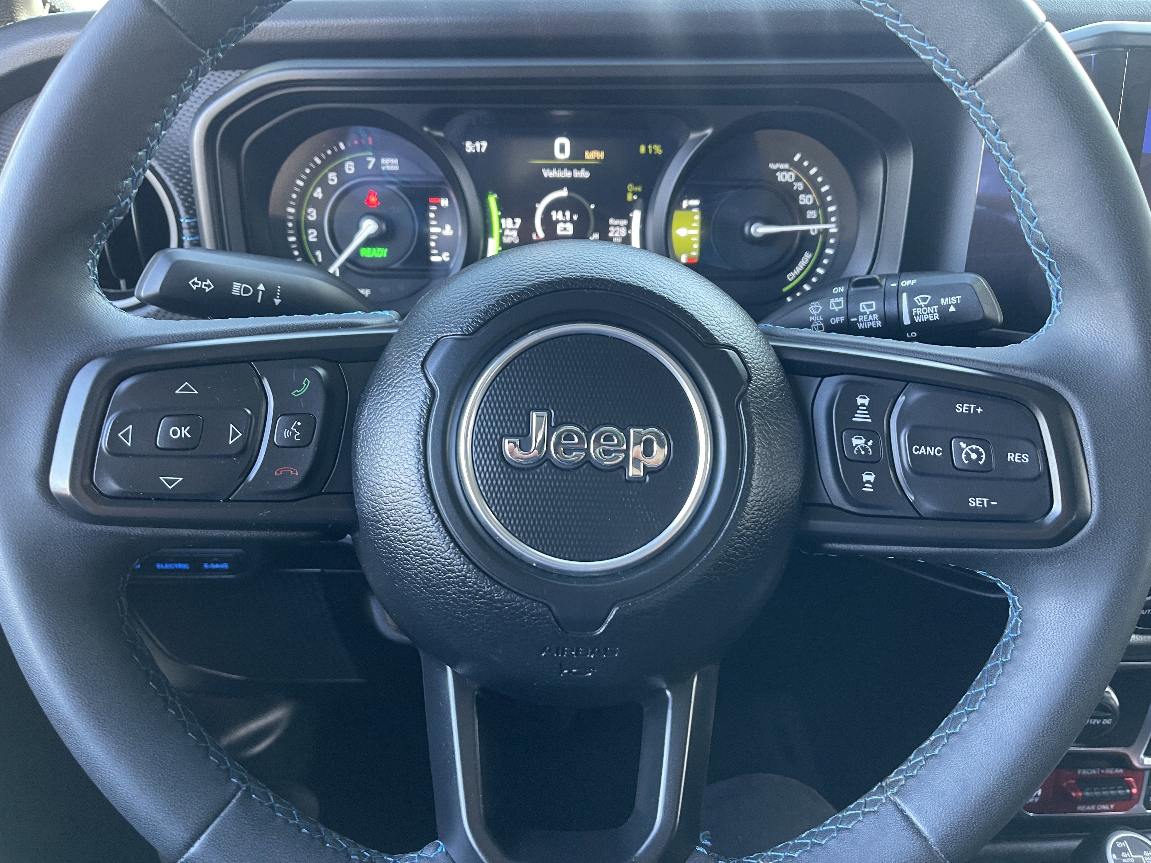 Used 2024 White/off-white Jeep Rubicon 4xe image 31
