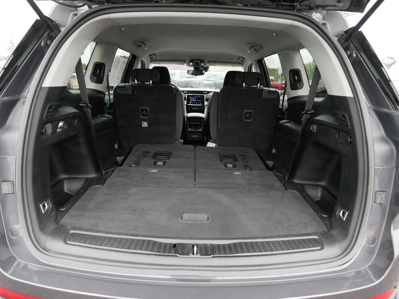 Used 2023 Baltic Gray Metallic Clearcoat Jeep Laredo image 21