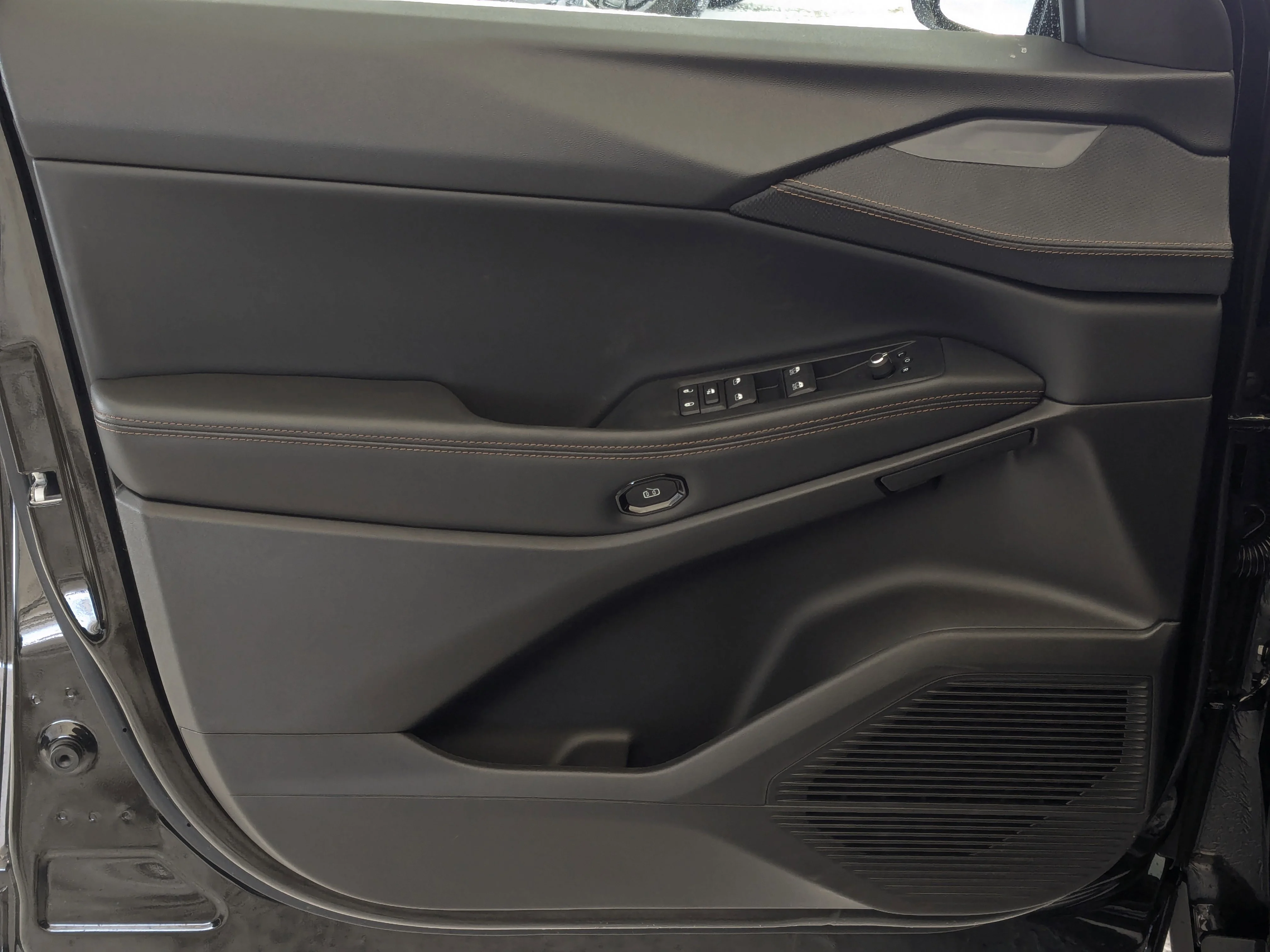 New 2026 Black Jeep Limited - - 1.6L Turbo Hybrid - Power Liftgate - Wireless Charging - Active Driving Assist & More image 14