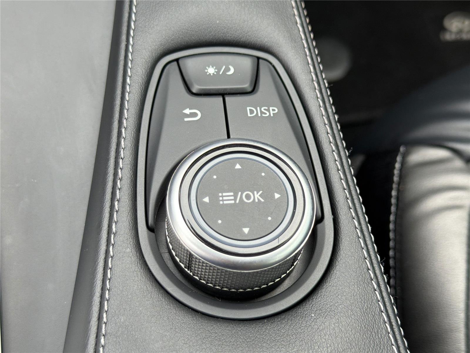 Used 2024 Slate Gray INFINITI LUXE image 12