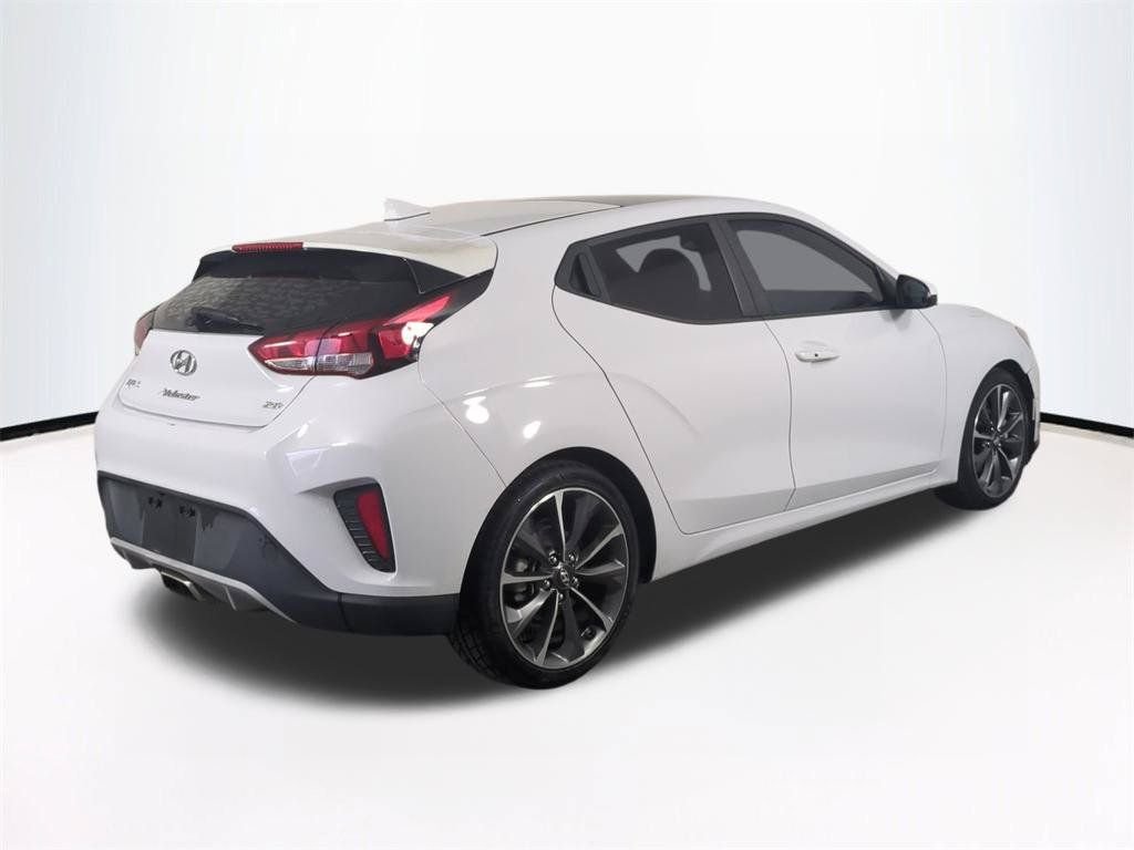 Used 2020 White Hyundai 2.0 Premium image 5