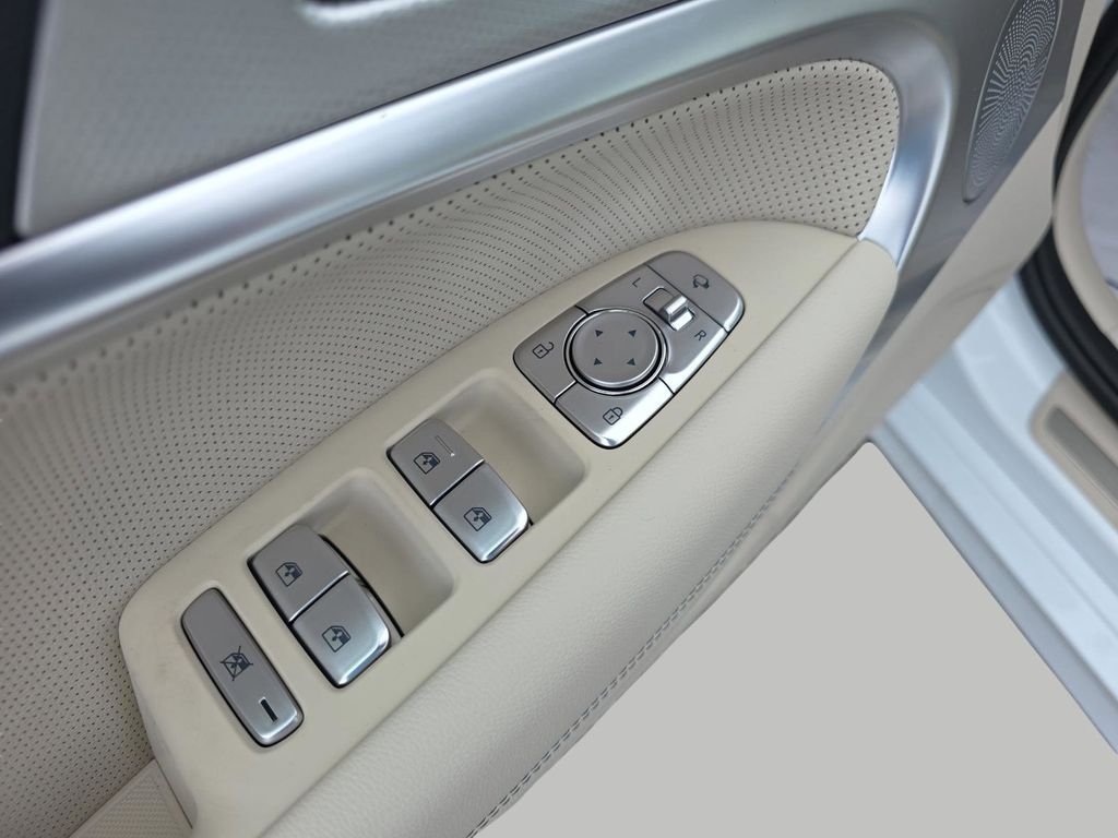 New 2026 White Genesis 2.5T PRESTIGE image 16
