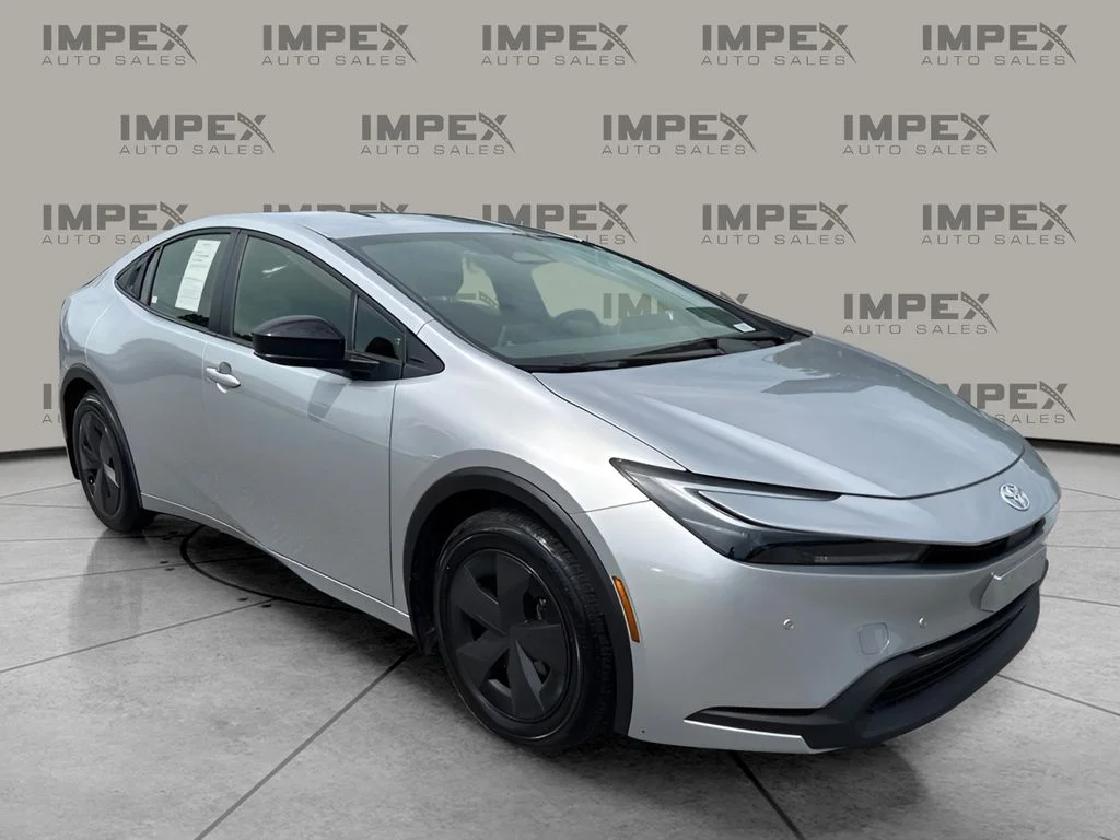 Used 2026 Silver Toyota LE image 4