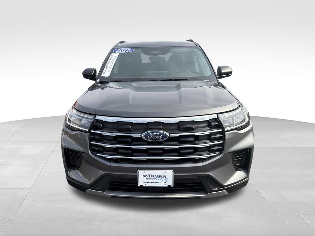 Used 2025 Gray Ford Active image 10