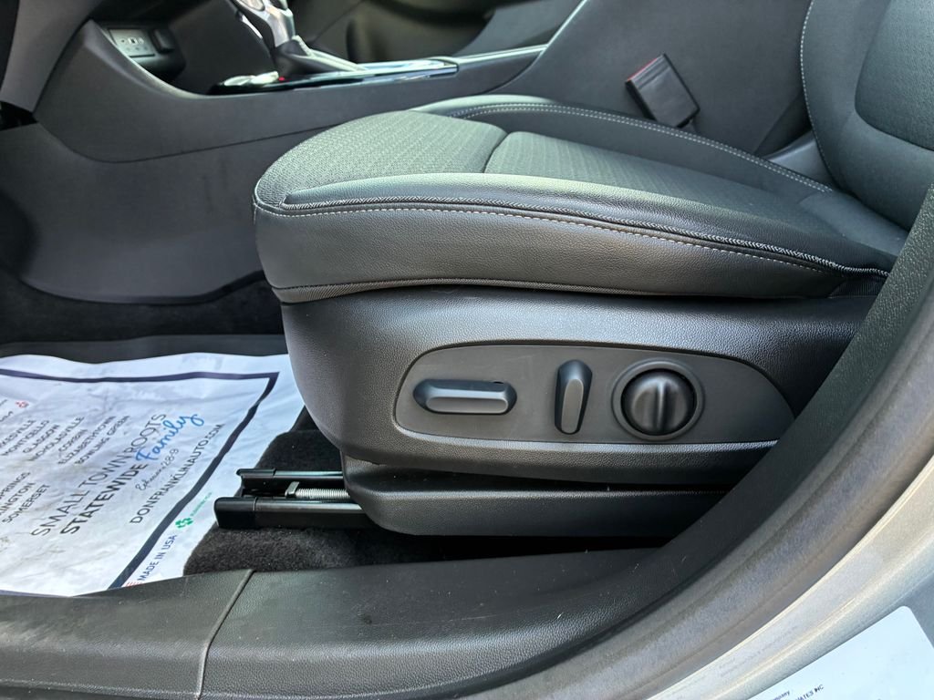 Used 2023 Gray Buick Select image 9