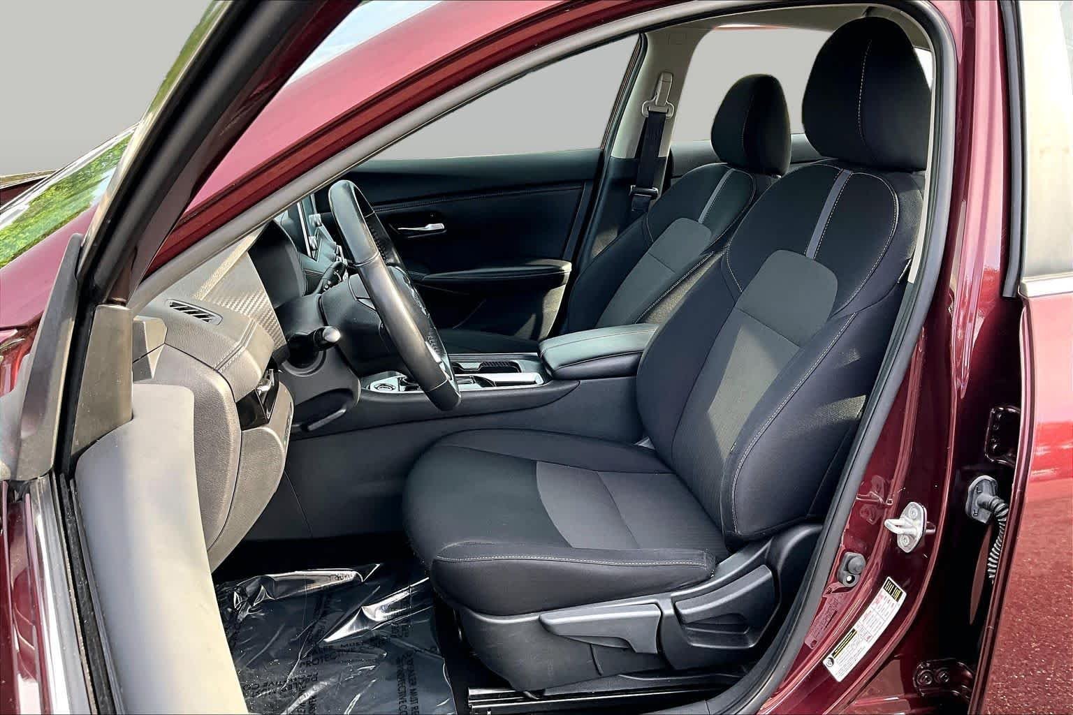 Used 2023 Rosewood Metallic Nissan SV image 8