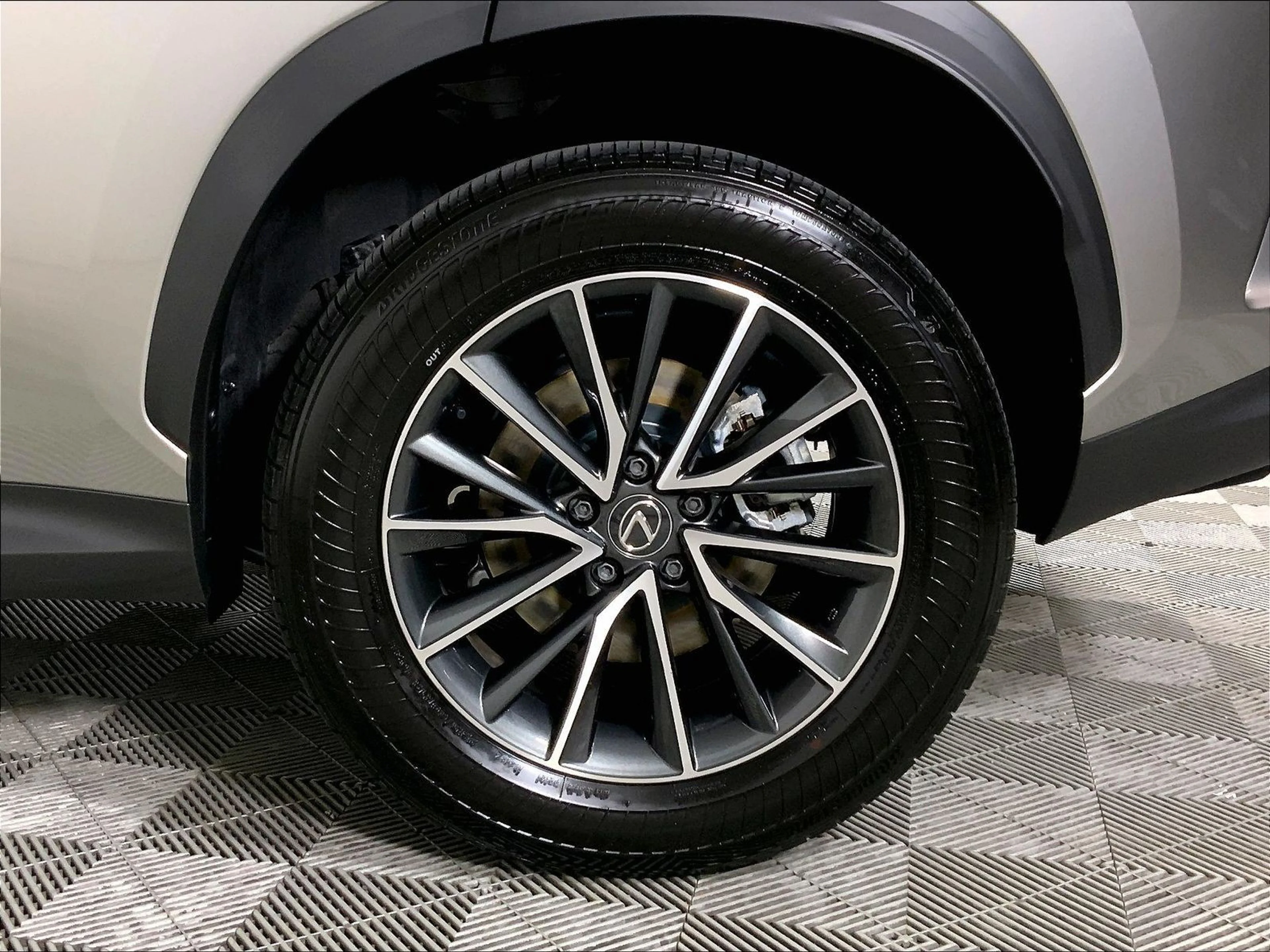 2024 Lexus NX Hybrid 350h - Photo 28