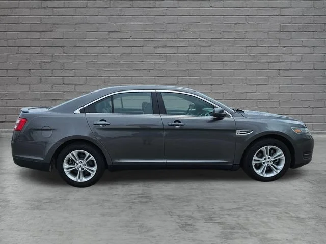 Used 2015 Gray Ford SEL image 6