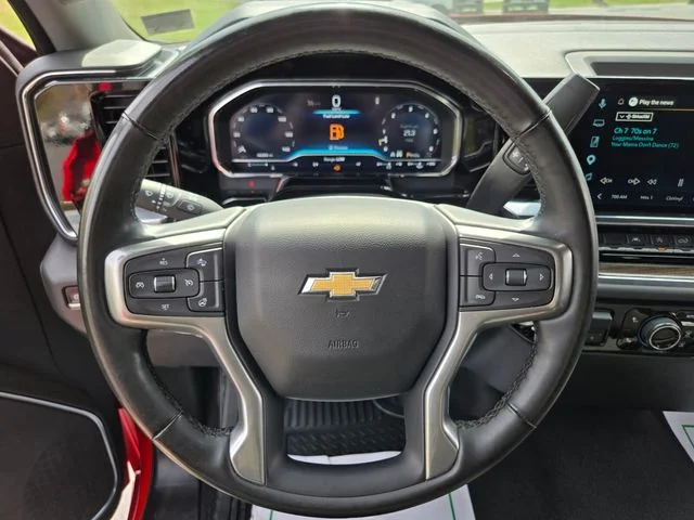 Used 2025 Red Chevrolet LT image 31