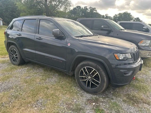 Used 2018 Black Jeep Trailhawk image 2