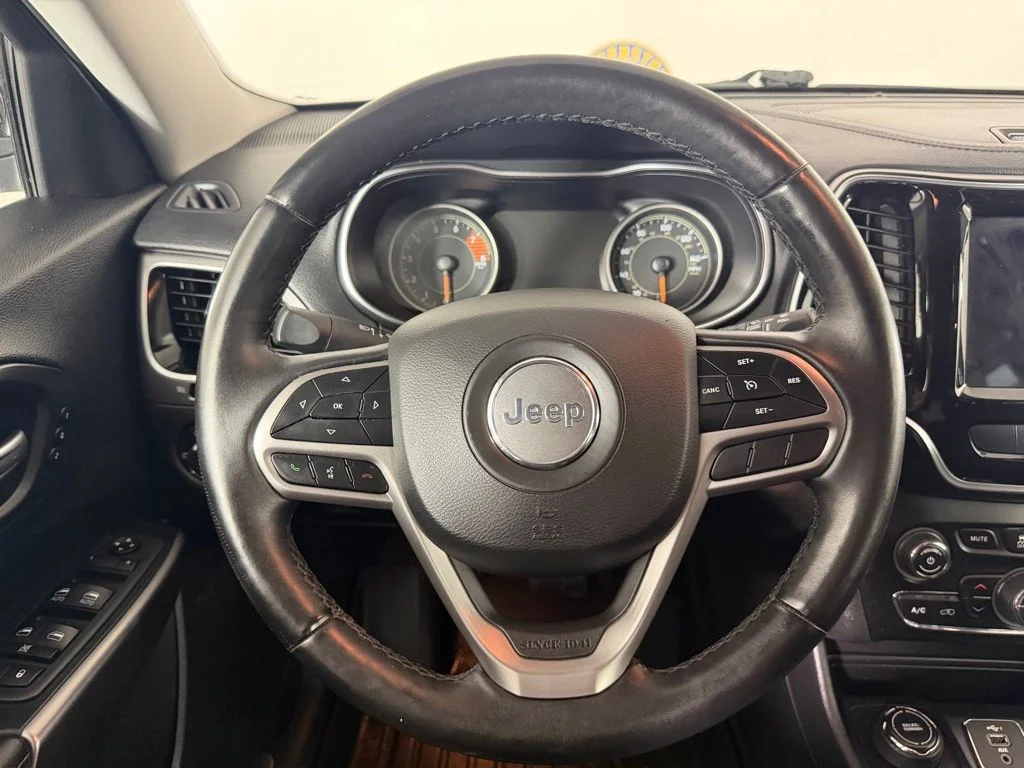 Used 2019 Granite Crystal Clearcoat Metallic Jeep Limited image 8