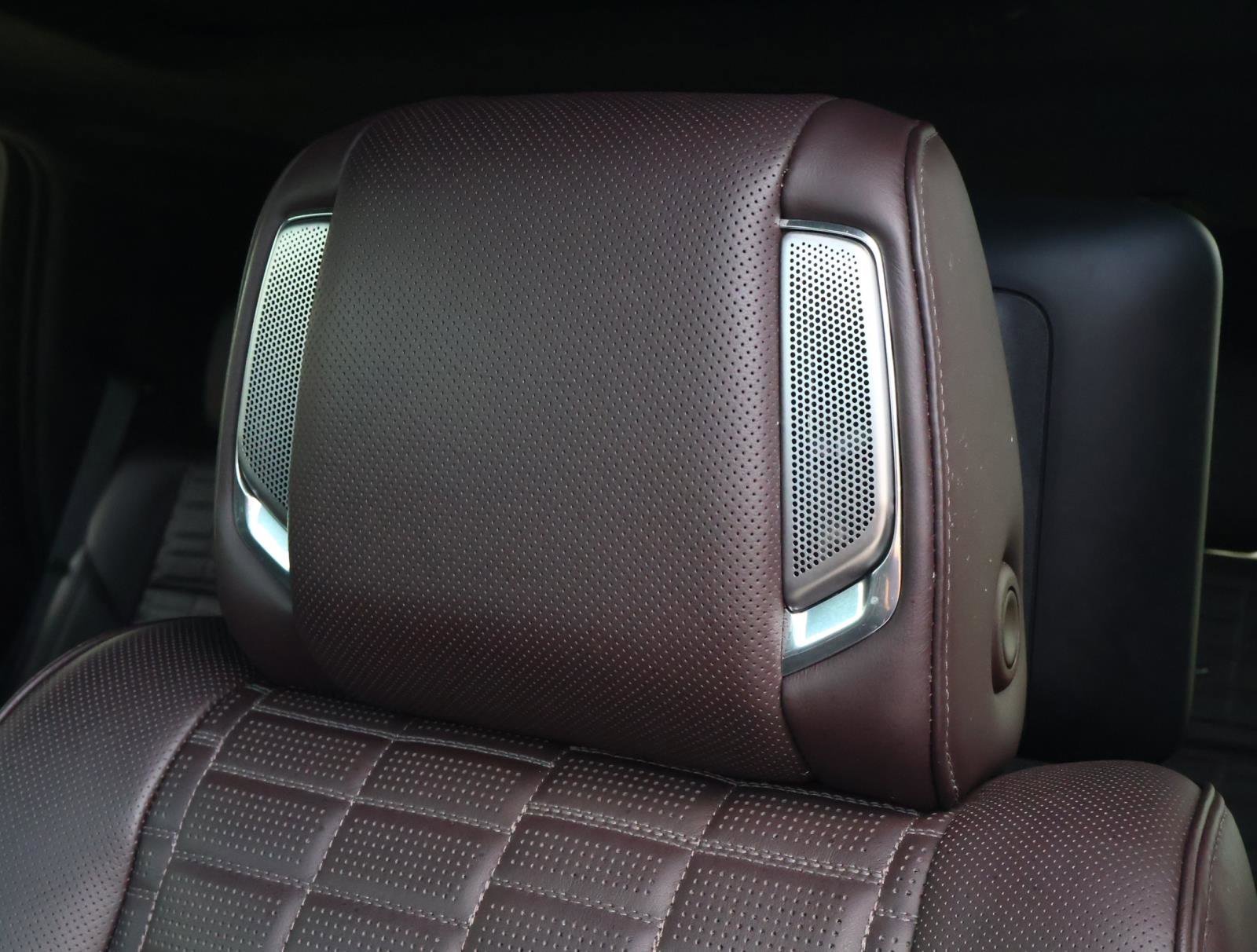 Used 2024 Crystal White Tricoat Cadillac Sport Platinum image 22