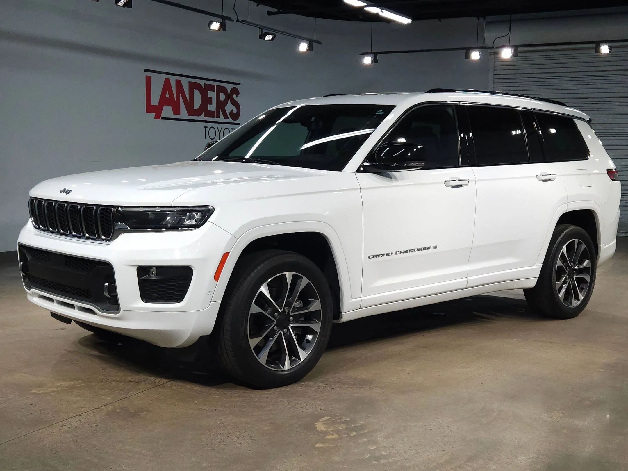 Used 2021 Bright White Clearcoat Jeep Overland image 3