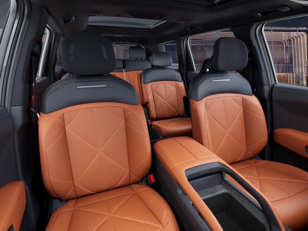 New 2027 Ivory Silver Kia SX image 15
