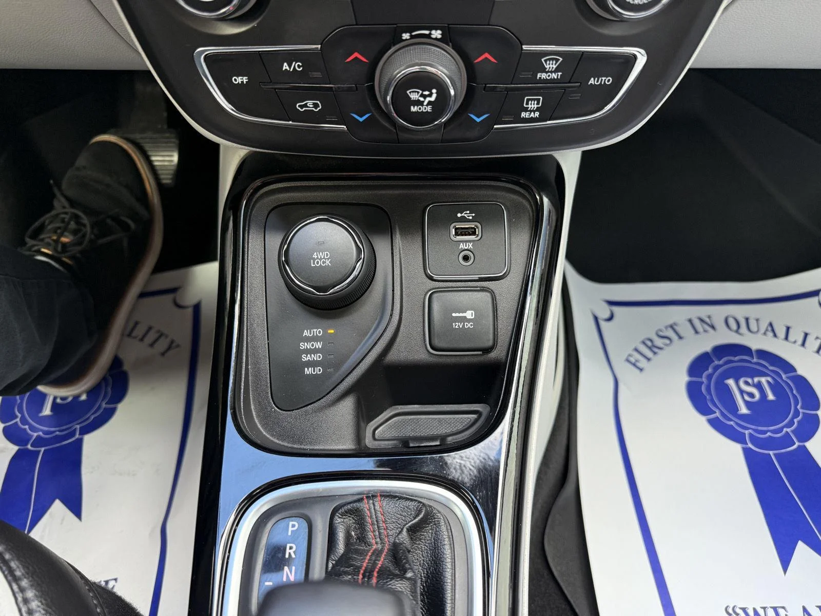 Used 2018 Granite Crystal Metallic Clearcoat Jeep Limited image 23